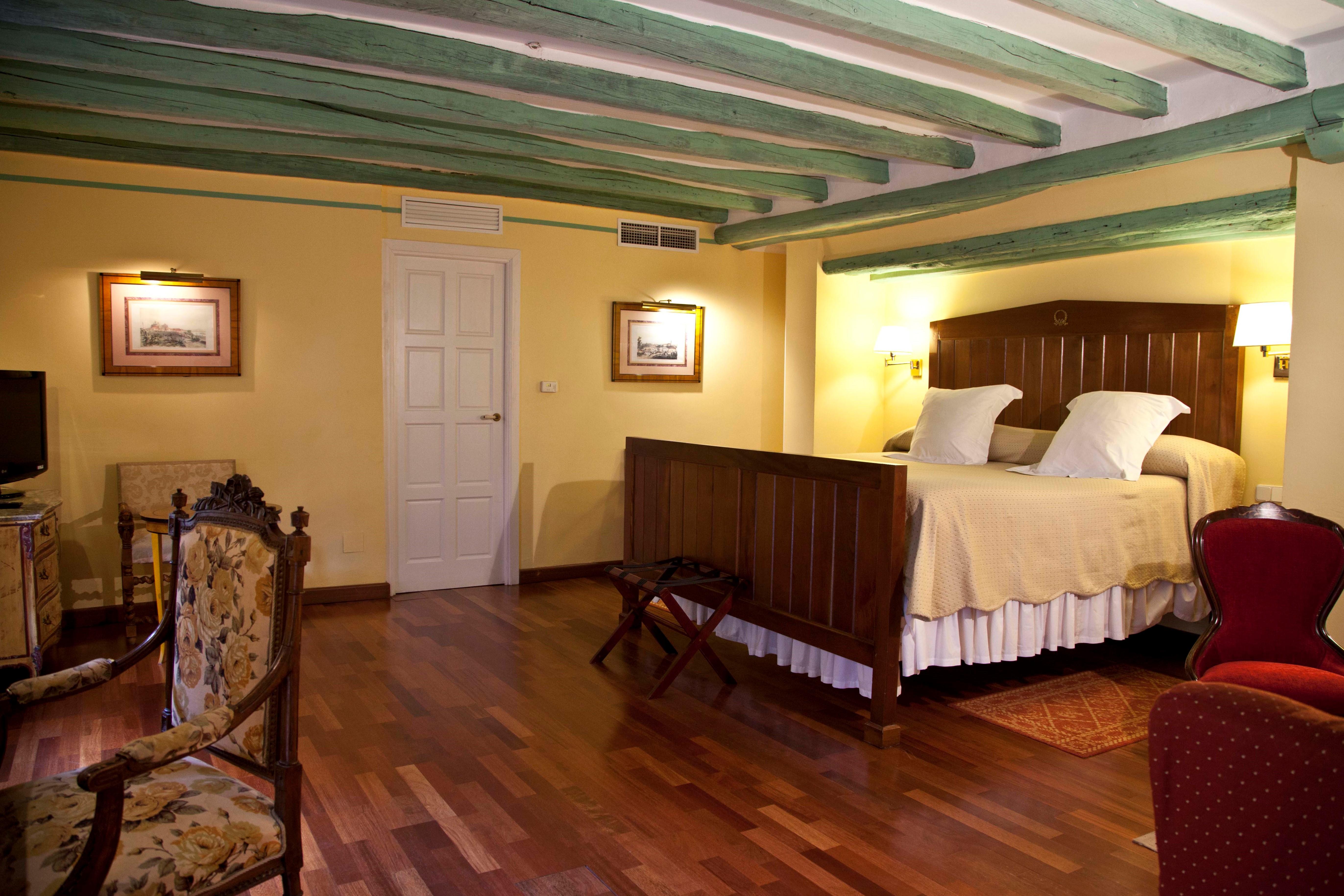 Hotel Casas De La Juderia 4*